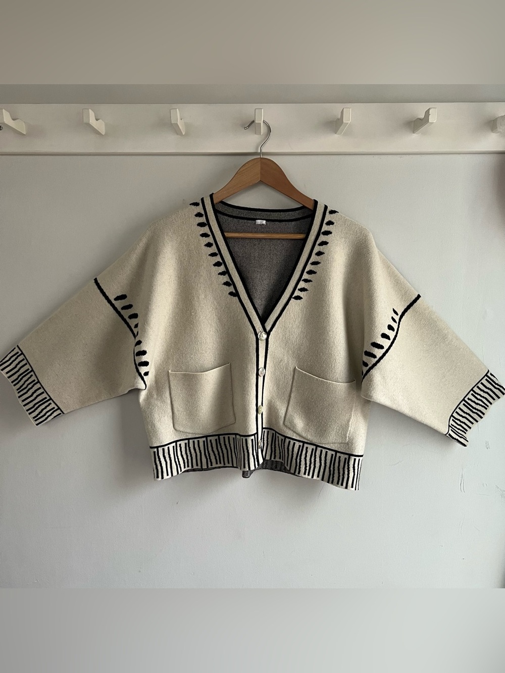 MarlaWynne Women’s L Large Cardigan Sweater Cream Black Oversized Kimono Sleeve